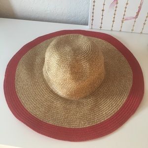 NWOT Red and Tan Straw Floppy Beach Hat never worn